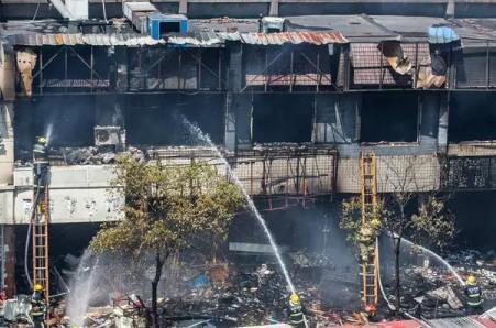 煤氣罐有沒忘關(guān)閥門？ 爆燃事故給餐館沉重警示